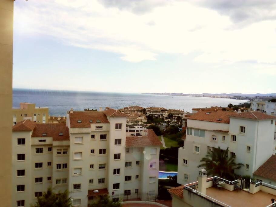 Room With Sea And Mountain Views Habitacion En Piso Compartido Para 1 O 2 Personas Benalmádena Exterior foto